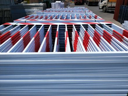 <b>基坑防護欄桿選擇哪種樣式好</b>