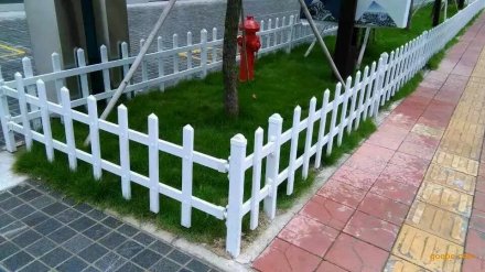 淺談PVC護(hù)欄帶給我們哪些好處有哪些？